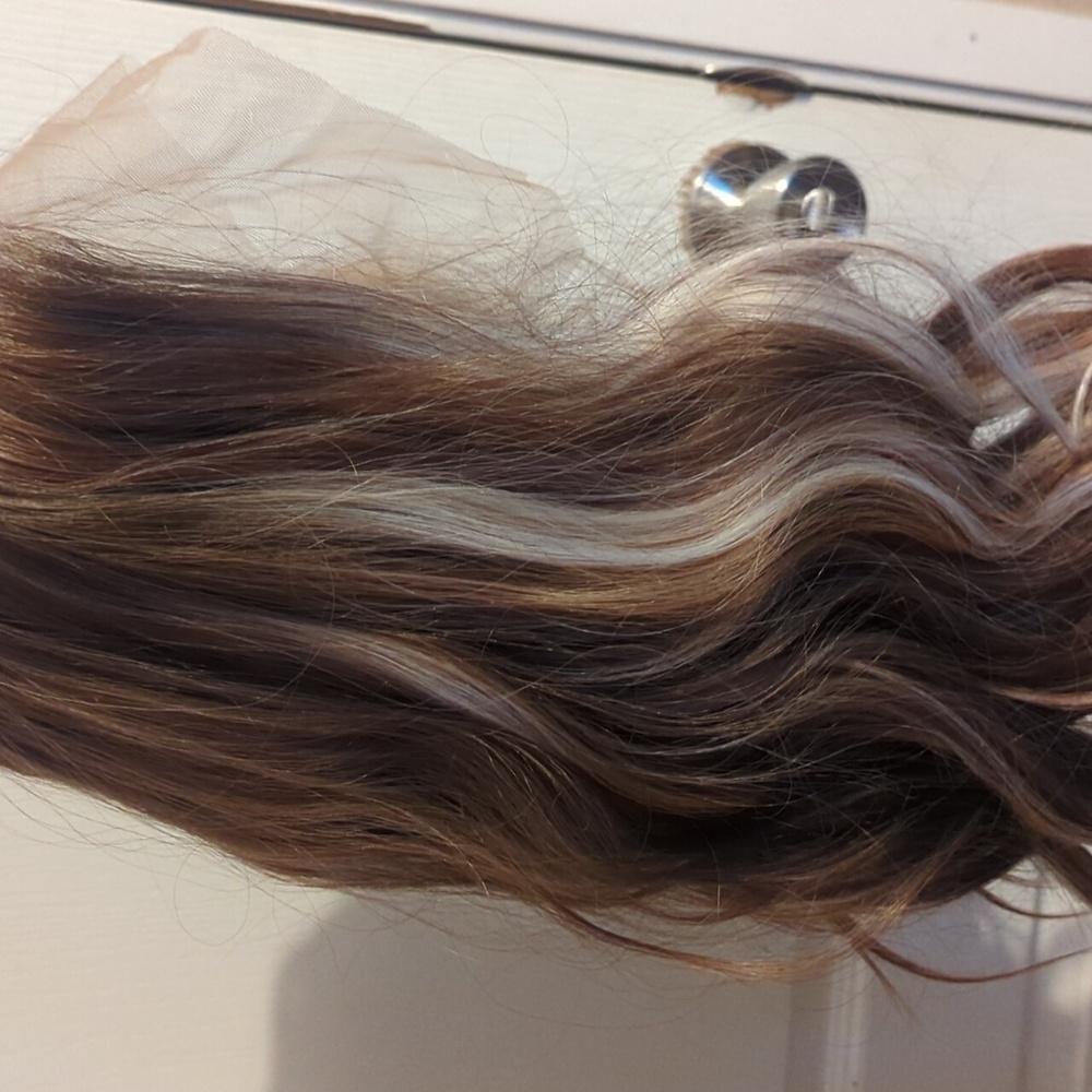 Chelsey Smith Cosmetics Crown